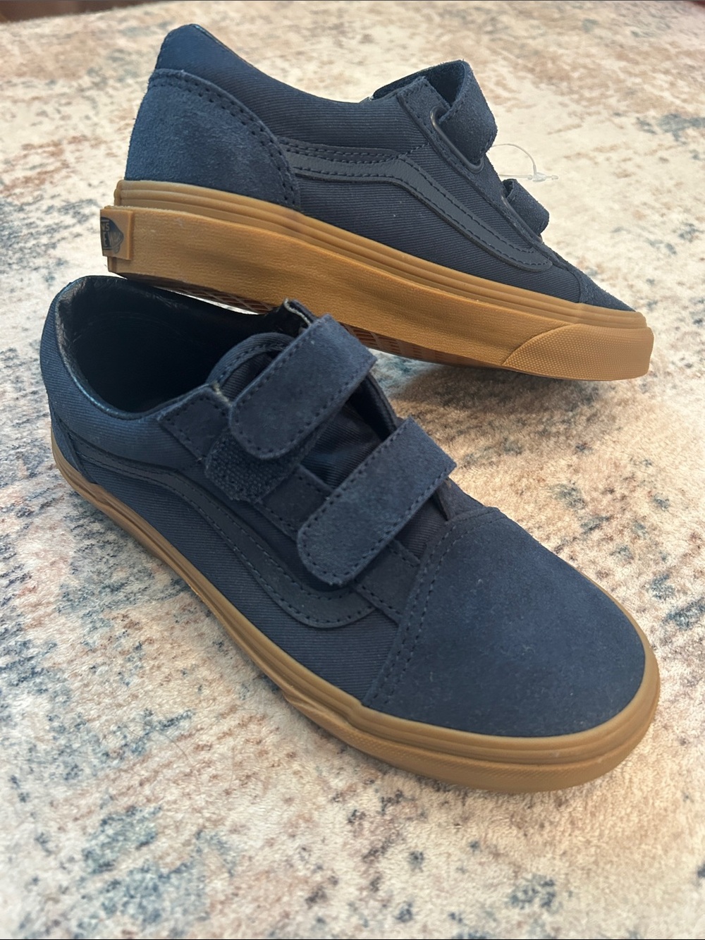 Vans Kids Size 2 Navy Blue Suede & Canvas Velcro Sneakers with Gum Sole